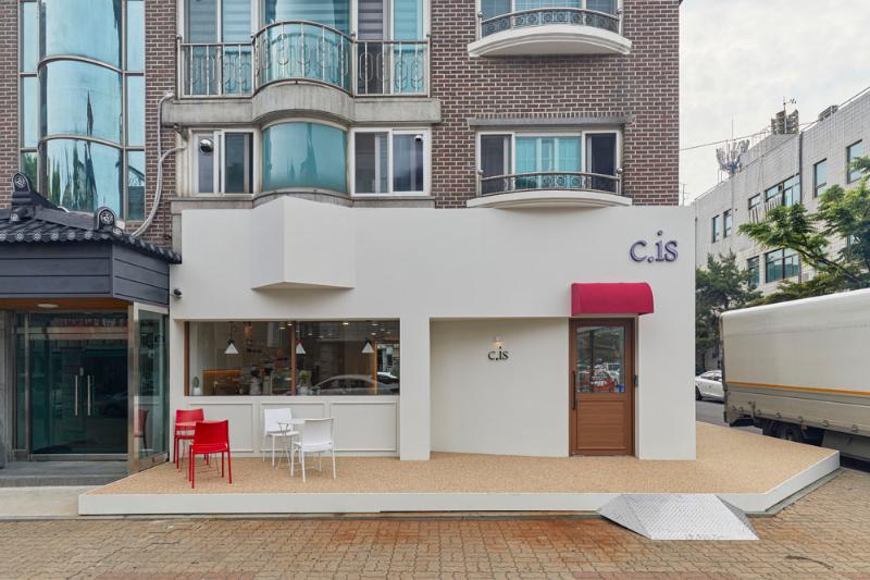 22 坪简约咖啡厅，诠释白色与木质的温馨魅力-2