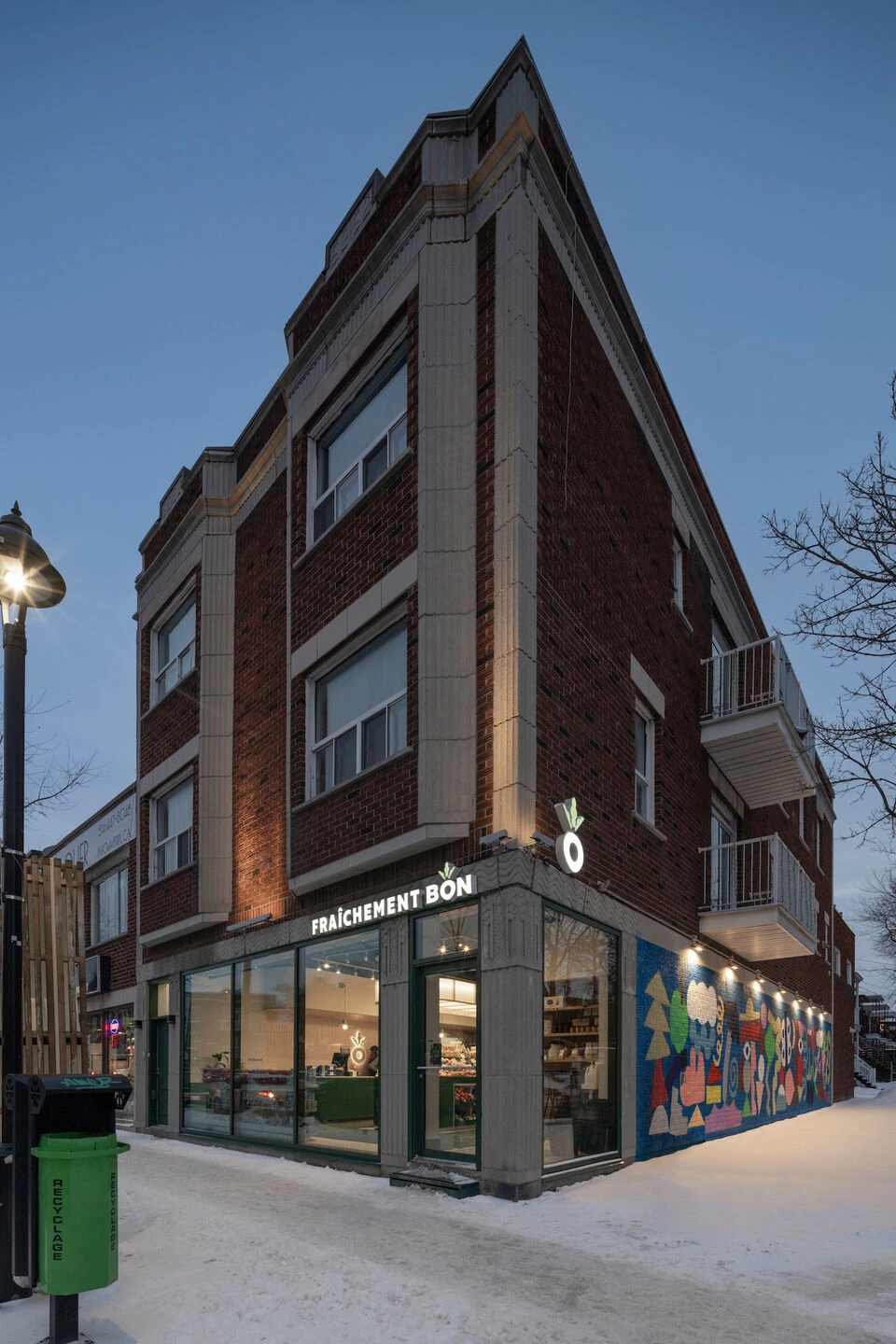 Fraîchement Bon Jarry 水果店丨加拿大蒙特利尔丨Dupont Blouin architectes-44