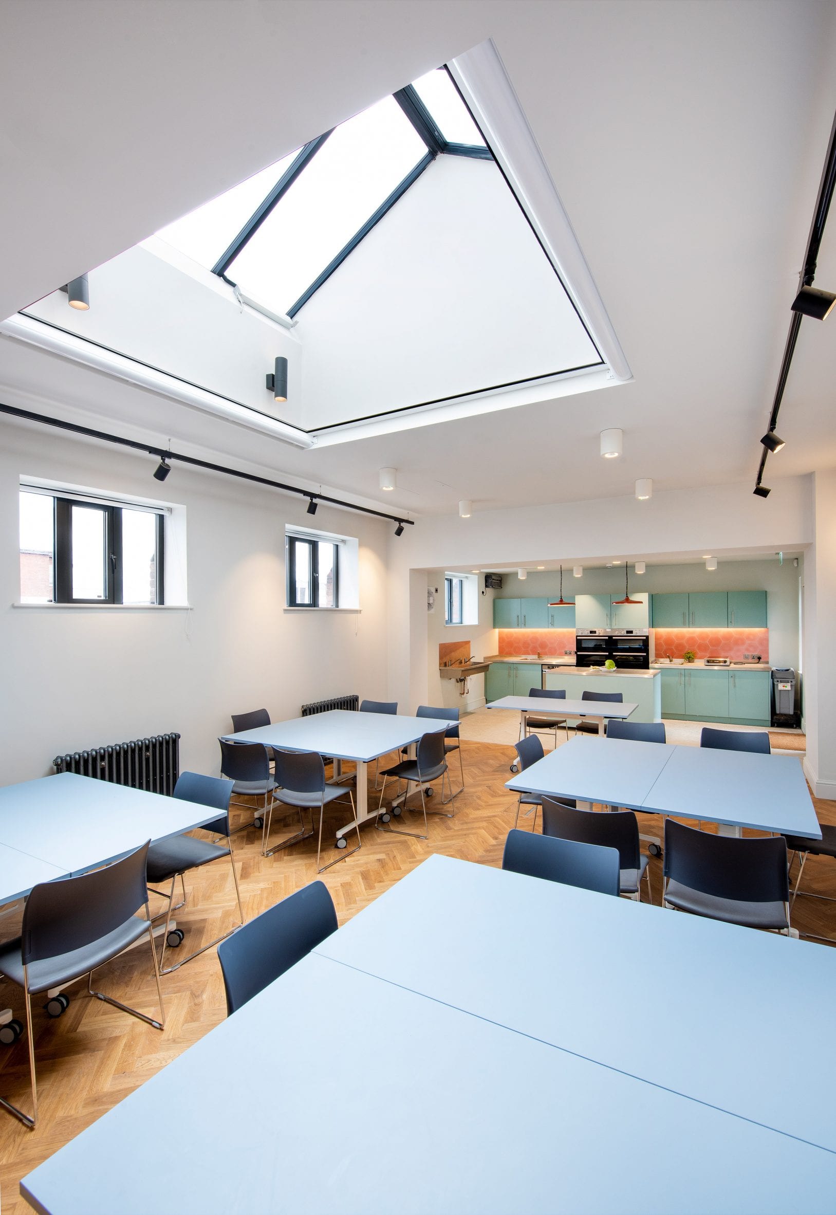 曼彻斯特犹太博物馆 | 工业风中融入摩尔式几何-37