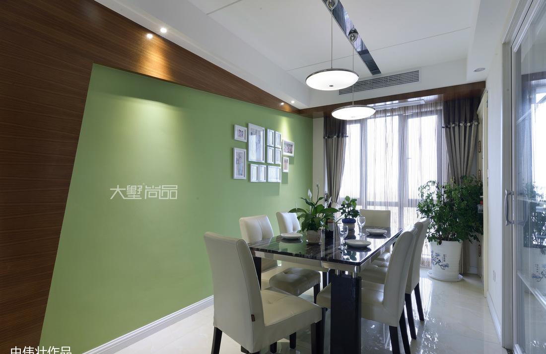 绿色与咖色共舞,打造平衡空间美感-16