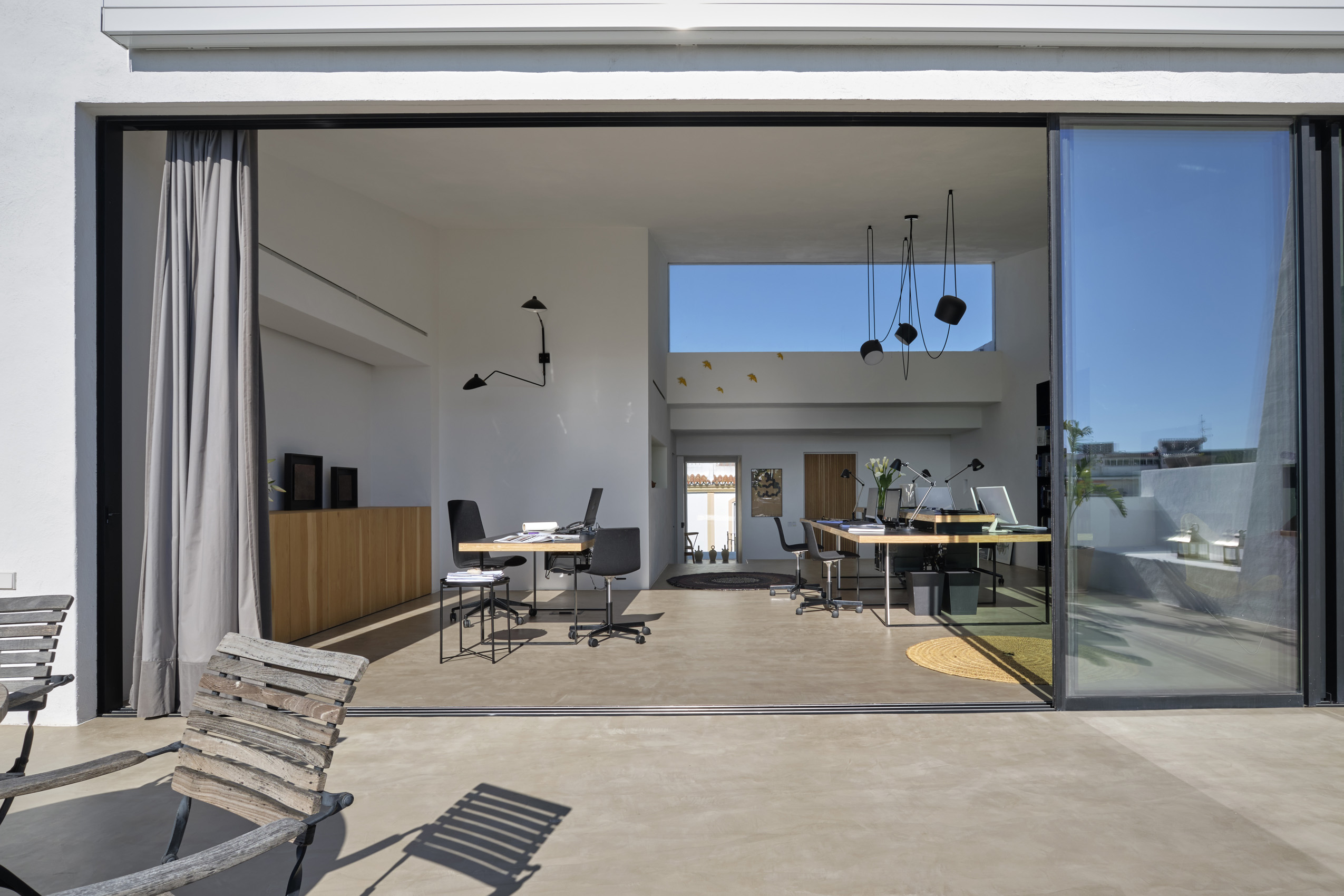 历史中心的海岸城市办公空间丨Alejandro Gimenez Architects-15