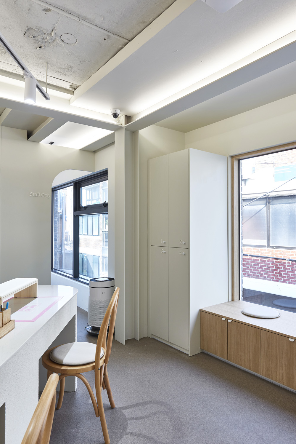 简约风格 13 坪咖啡厅 设计亮点与费用解析-12