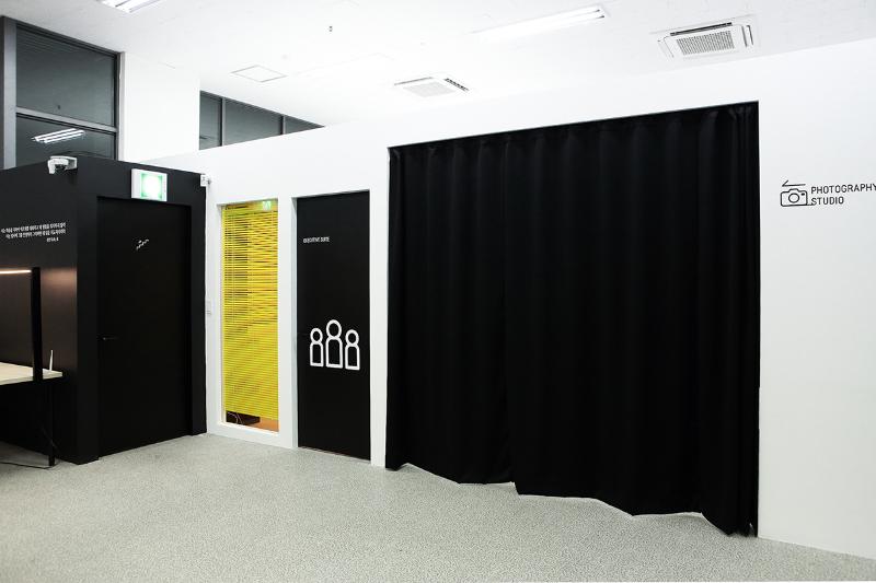 简约白诠释优雅办公空间-4