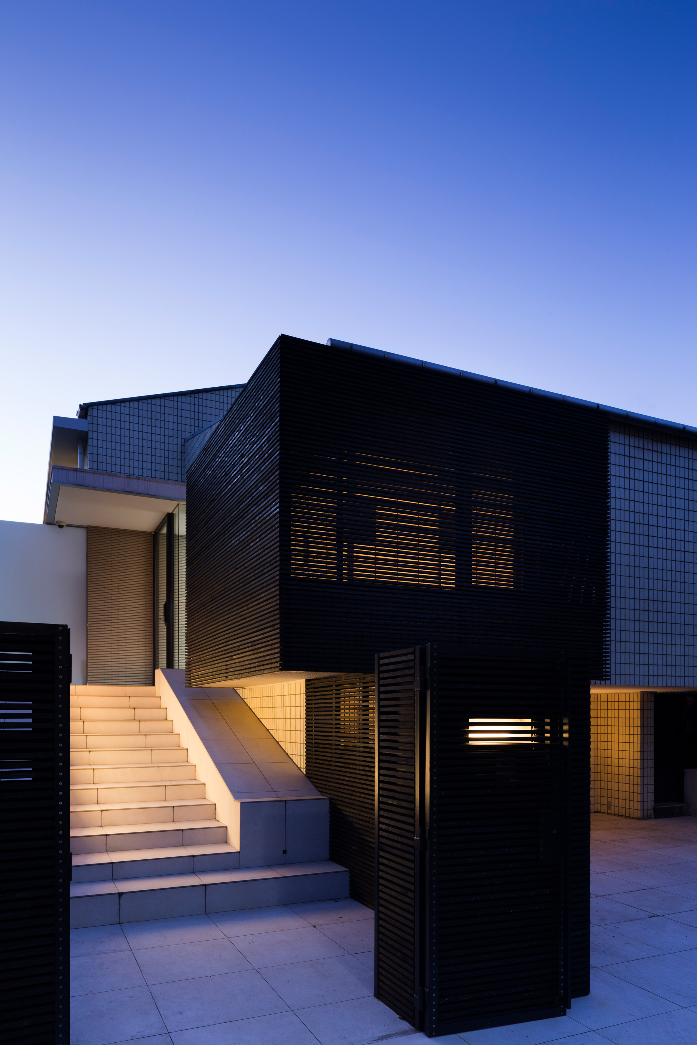 Apollo Architects renovates Tokyo house for modern family life-26