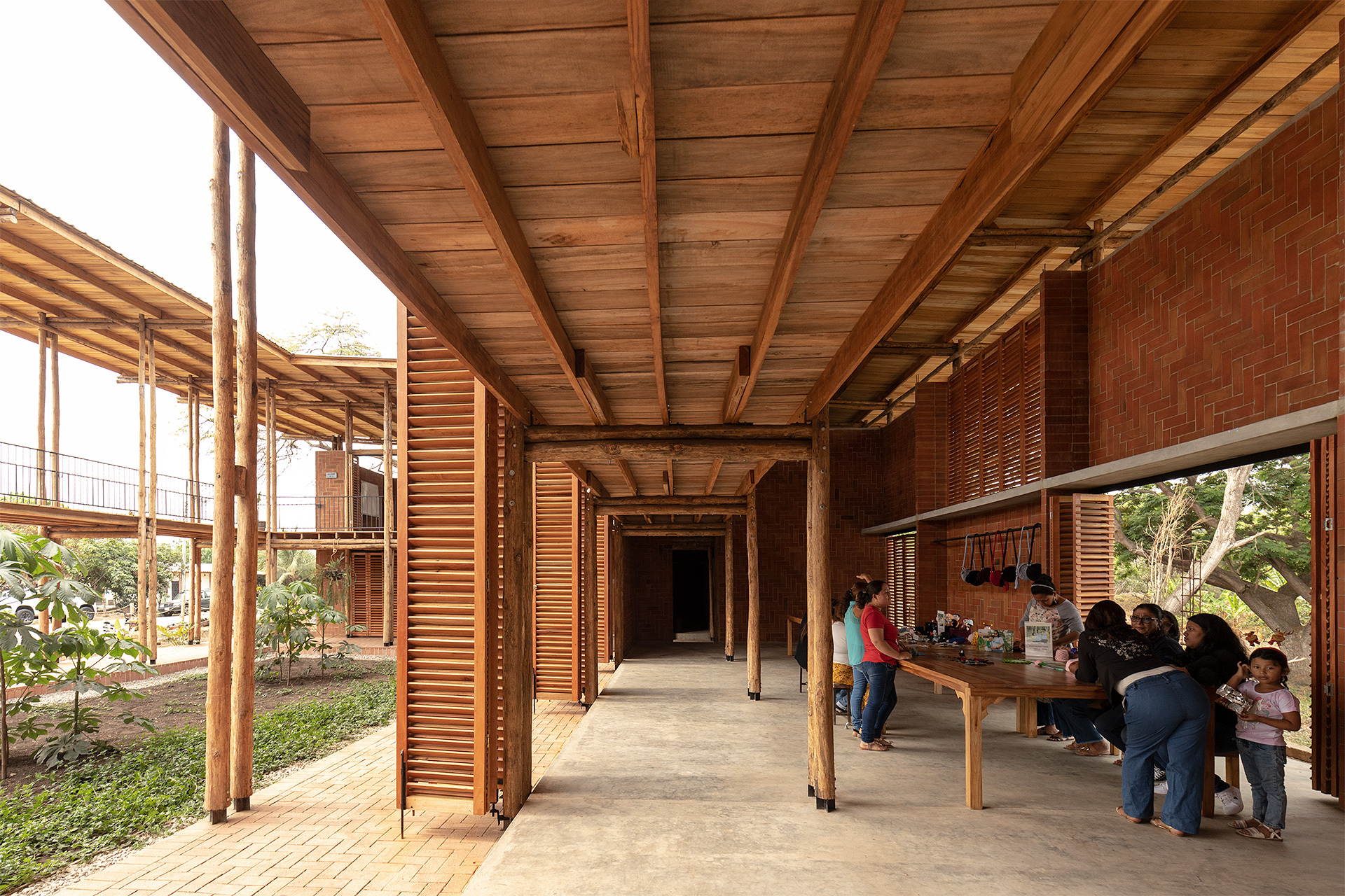 Community Productive Development Center Las Tejedoras / Natura Futura Arquitectura + Juan Carlos Bamba-28