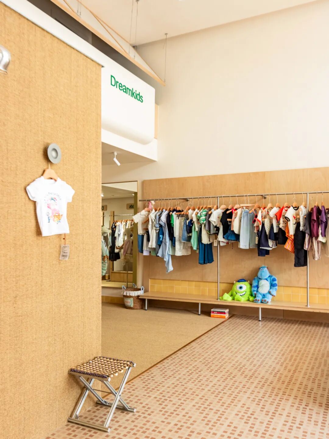 Space/DreamKids潮童服装店实景篇-36
