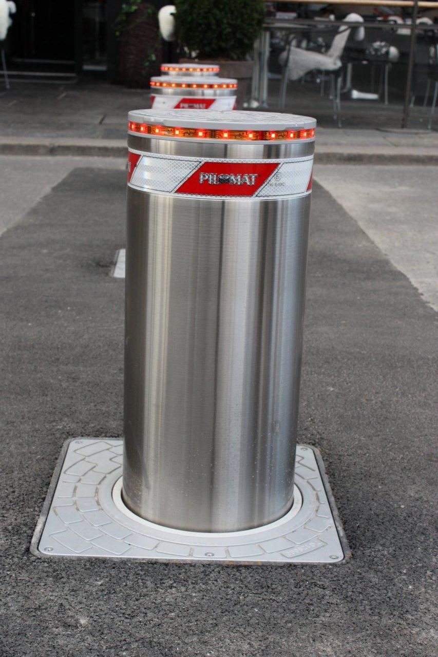 意大利 Pilomat 自动升降防撞柱应用实例-4