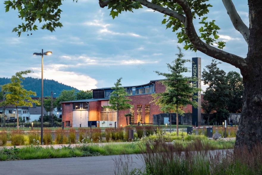 德国废弃机车房变身活力广场丨SINAI 团队-25