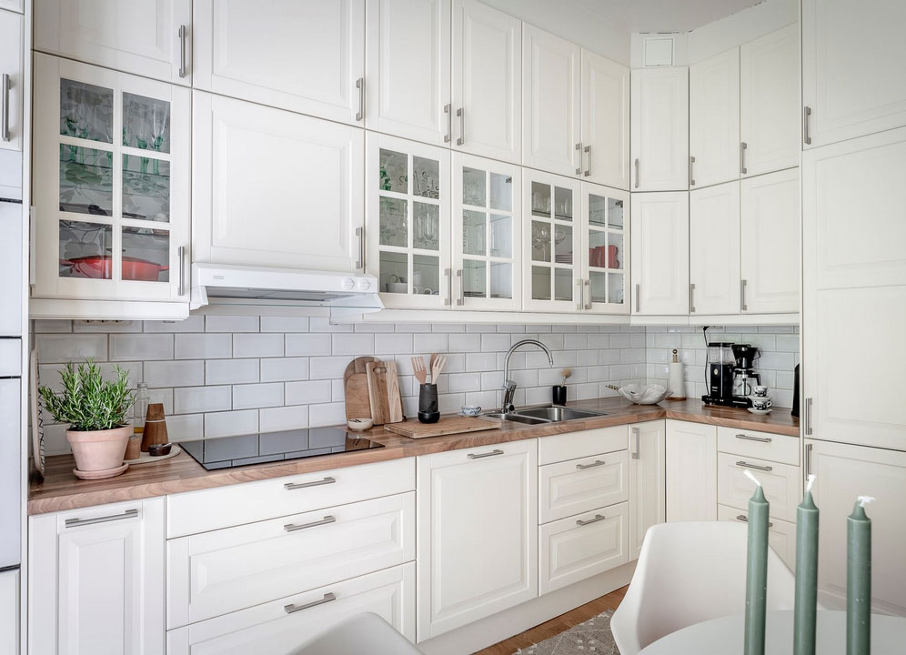 色彩斑斓的瑞典公寓 | 现代艺术装点生活空间-26