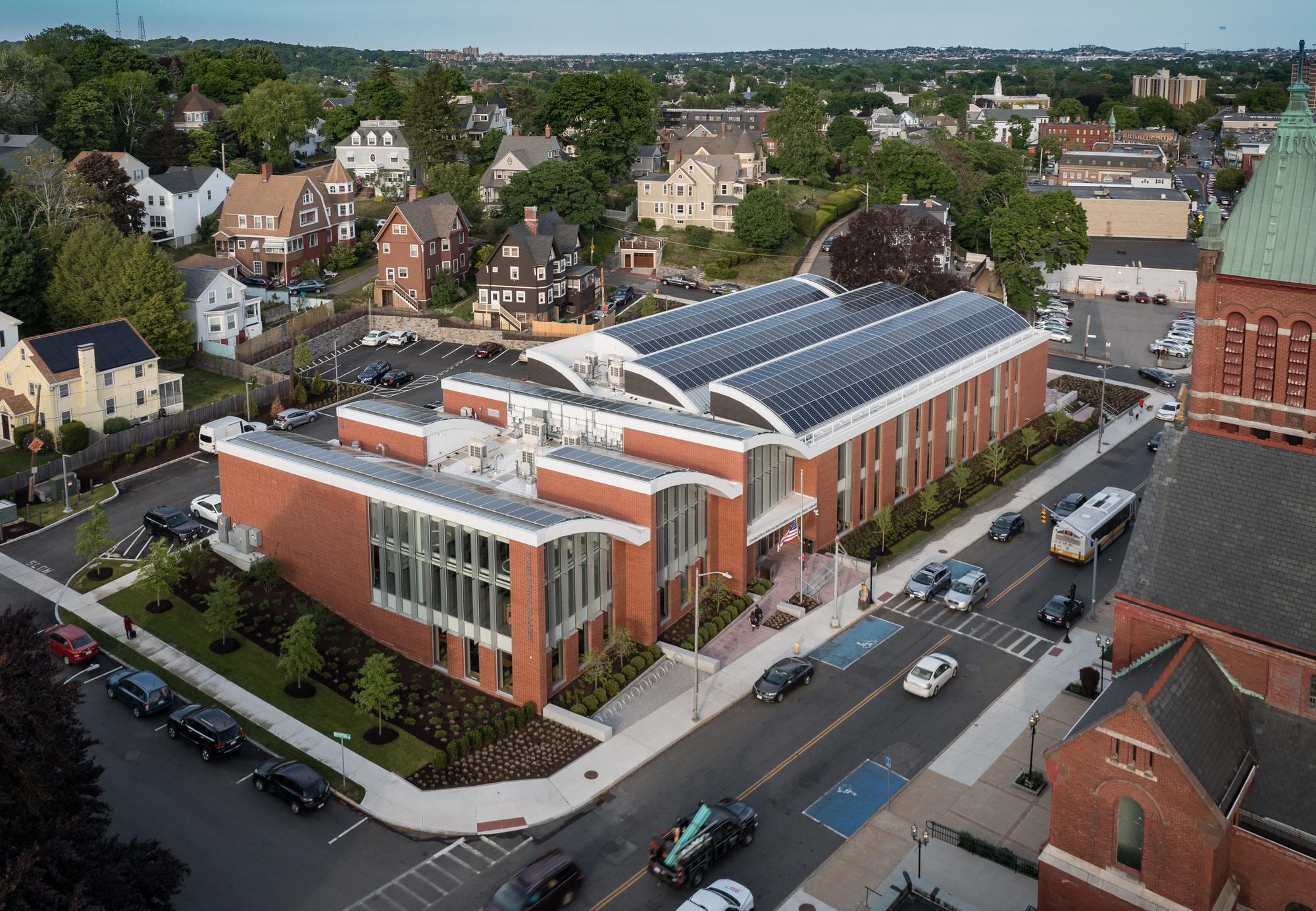 Charlotte & William Bloomberg Medford Public Library / Schwartz/Silver Architects-27