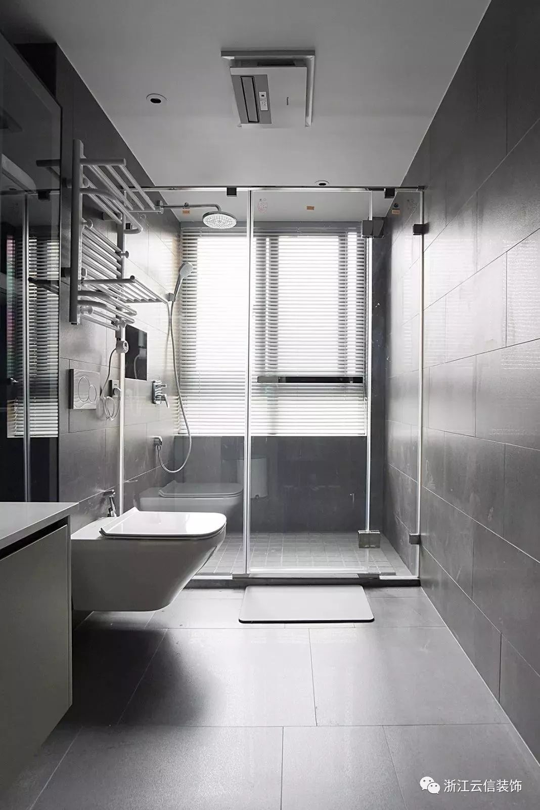 极简黑白灰,打造温馨高级住宅-87