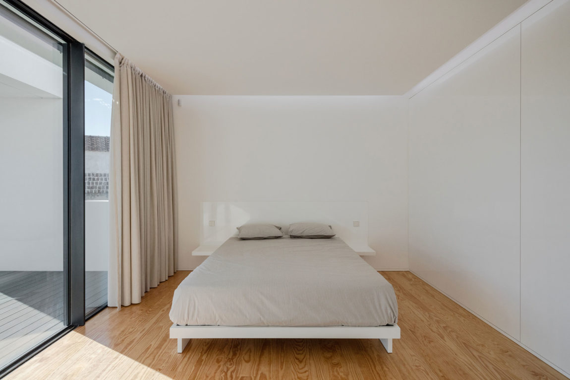 葡萄牙现代白色家居,融入自然美景-37