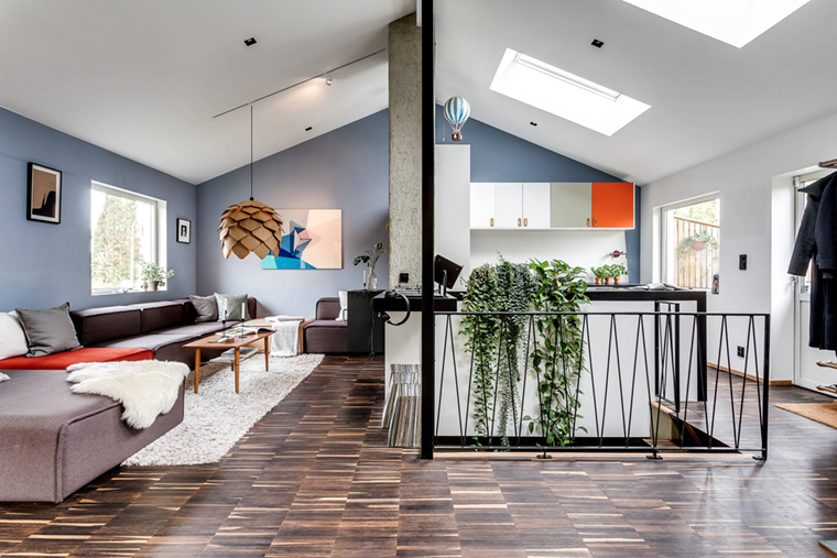 Alexander White 的现代工业风原木金属铁皮加盖设计-0