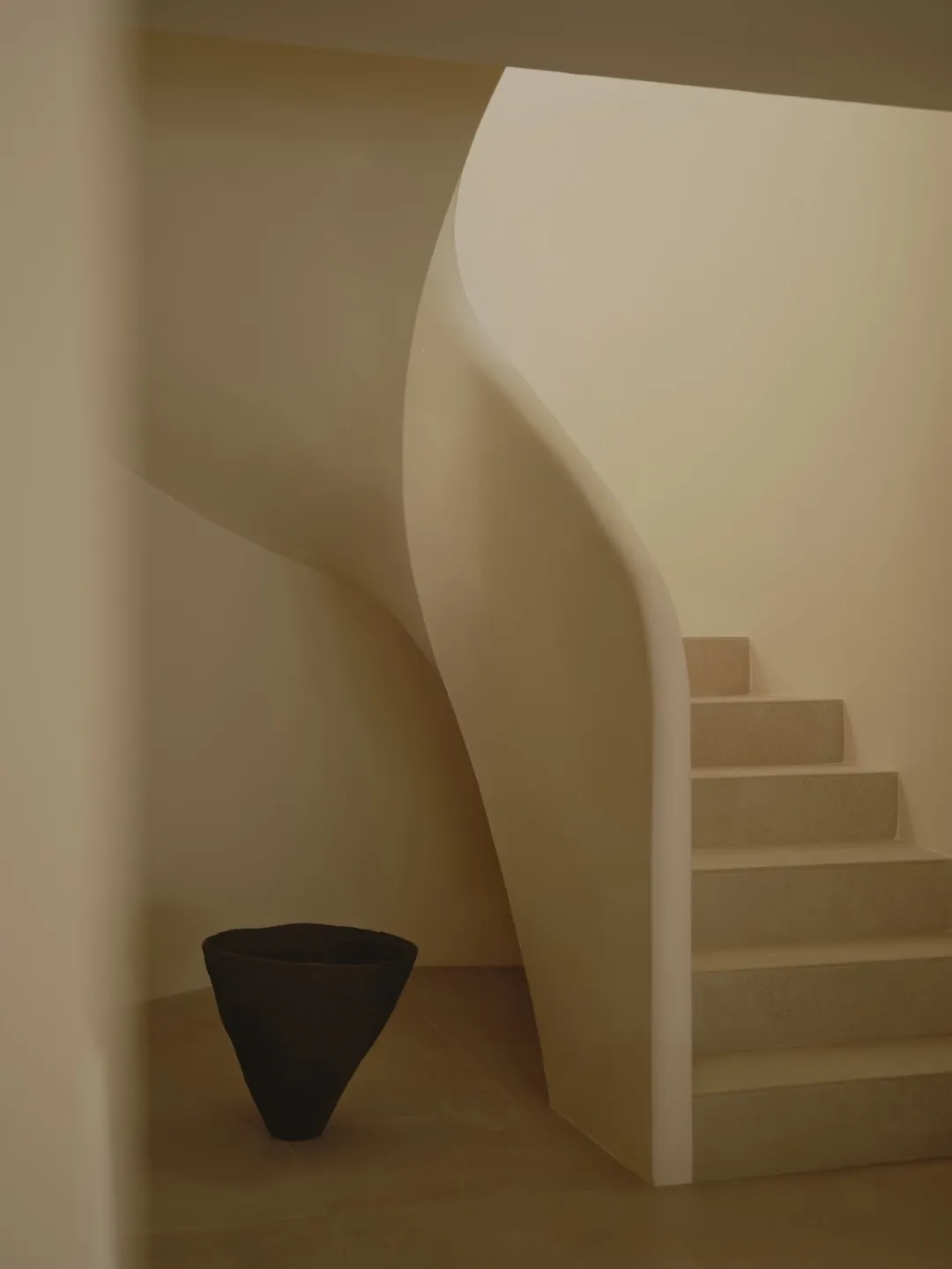 195㎡纯白几何，用日光雕刻生活的诗意-13