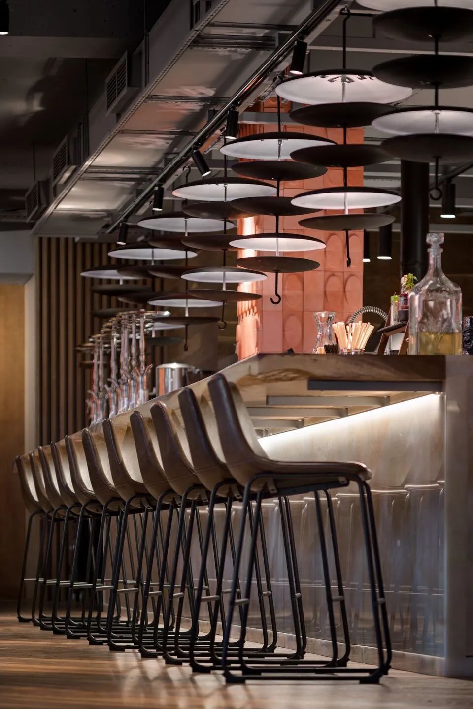 文化遗产和传统标志系统完美融合，打造出一家生动的餐厅-13