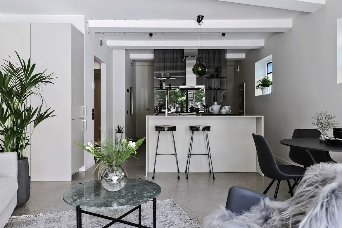 独特三角形公寓设计，空间利用与户外景观完美结合-1