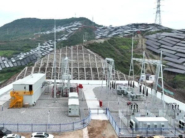 上海宝冶承建的禄丰市桃园220MW光伏电站项目成功并网-37