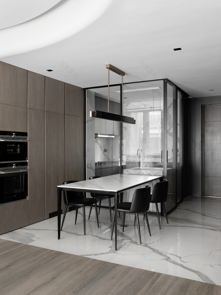 黑白之间,蕴光于形-14