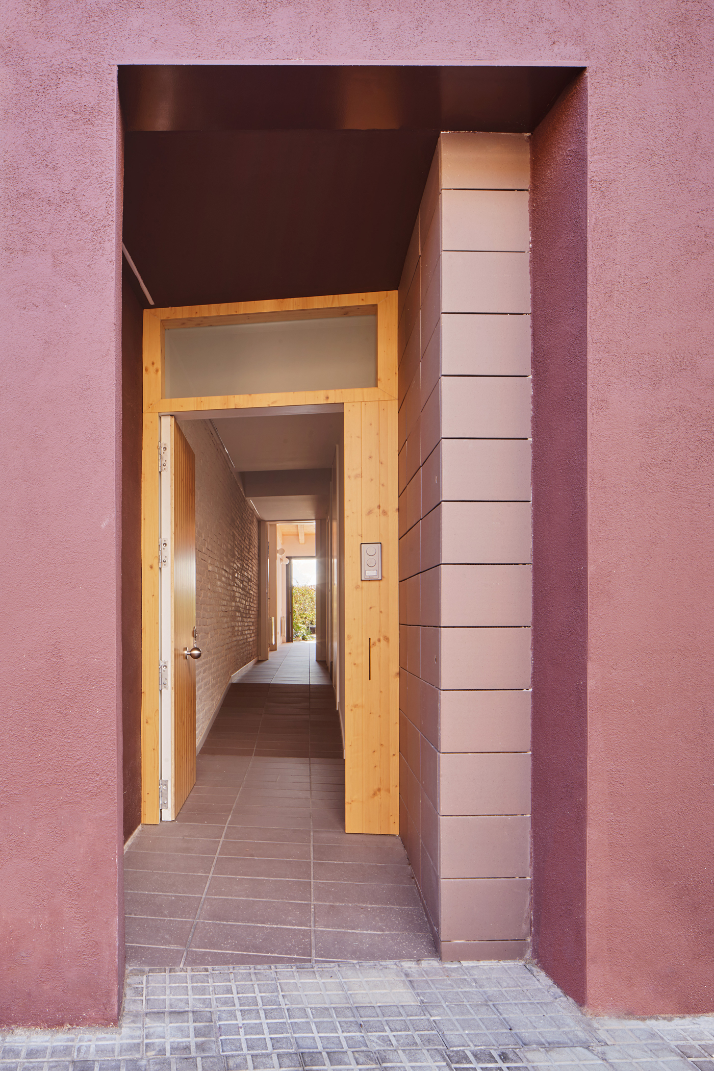 82SAN 分隔墙之间房屋的修复与扩建丨西班牙丨Vallribera Arquitectes-15