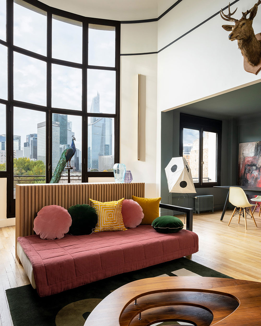 巴黎独特复式公寓 | 工业风与色彩艺术的完美融合-2