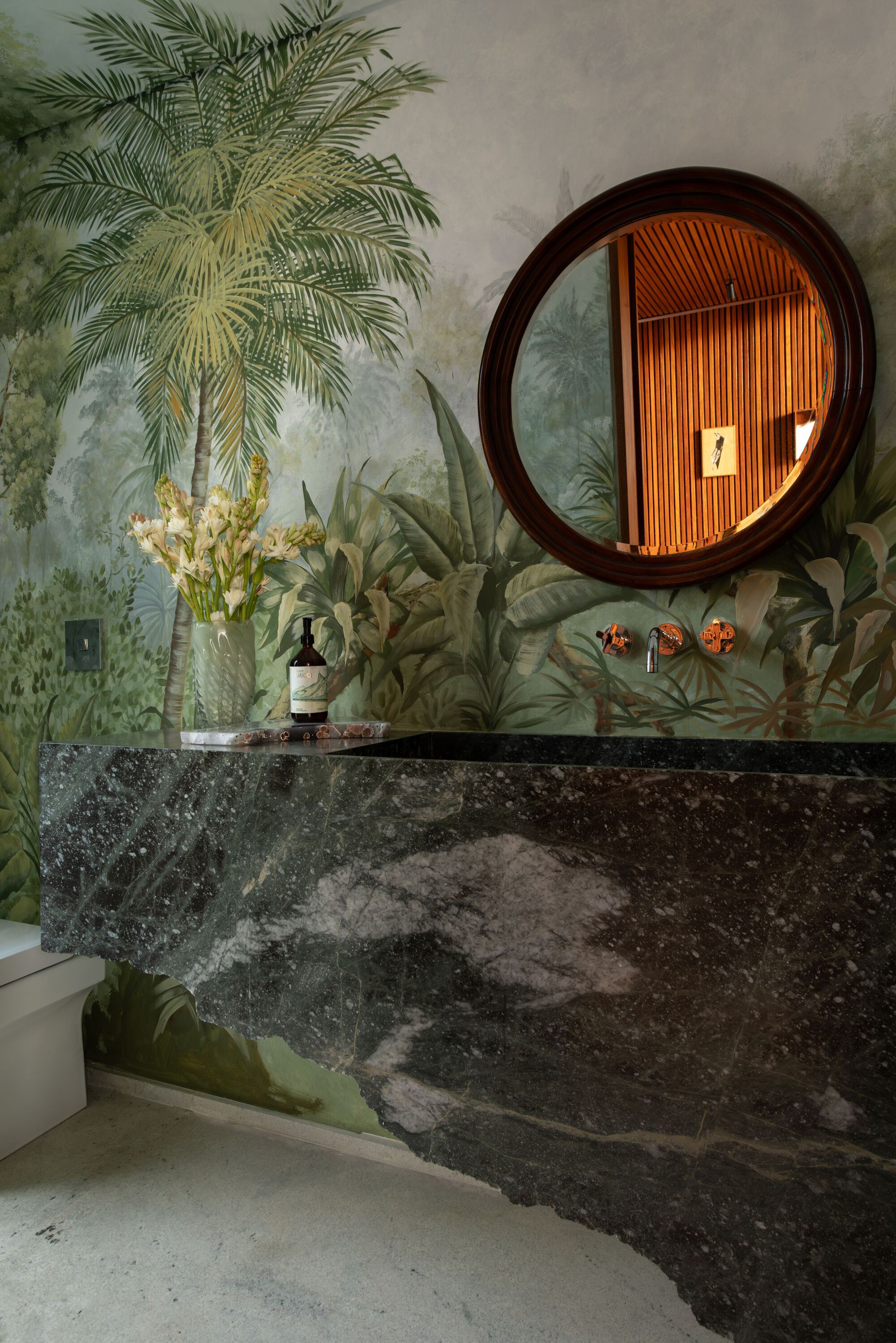 GC 大厦（由于GC含义不明确，若它有特定指代，需结合具体语境确定更准确的翻译，此为一般情况表述） 丨巴西圣保罗丨Estúdio Naia-47