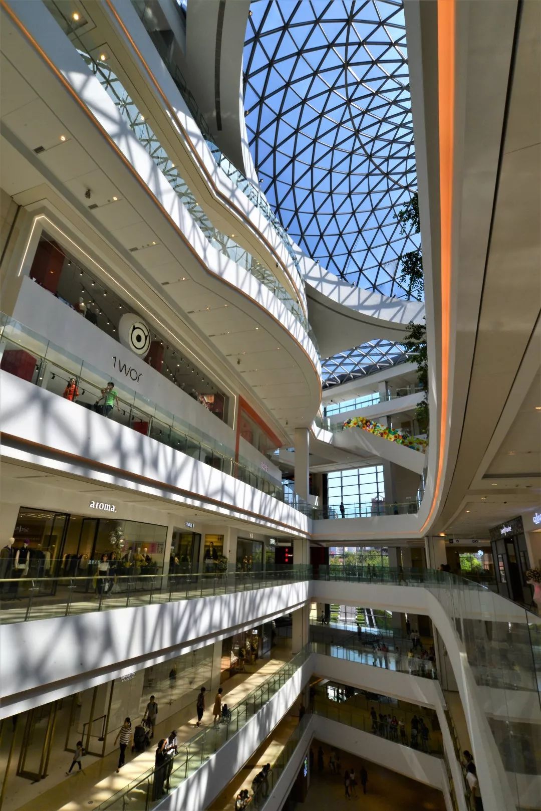 沪上最大室内花园中庭——LuOne 商业综合体-24