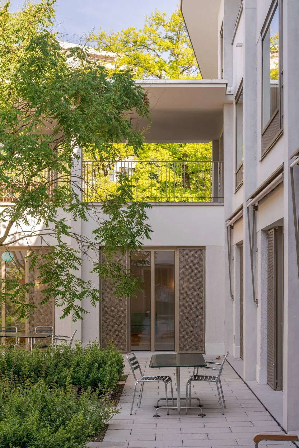 瑞士 Bombach 痴呆症护理之家——和谐融入公园的低层建筑-9