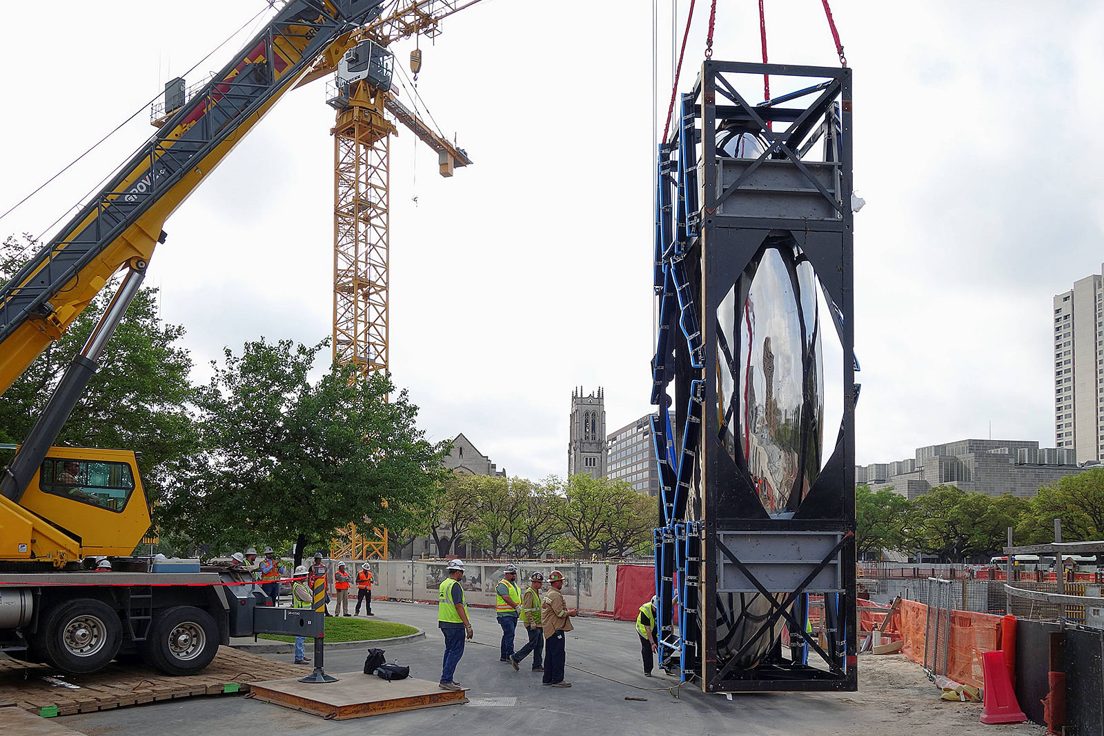 休斯顿美术馆玻璃尔艺术学院及广场雕塑安装项目丨安尼施·卡普尔（Anish Kapoor）-13