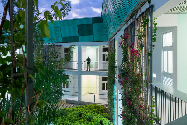 GHESKIO Tuberculosis Hospital / MASS Design Group-22