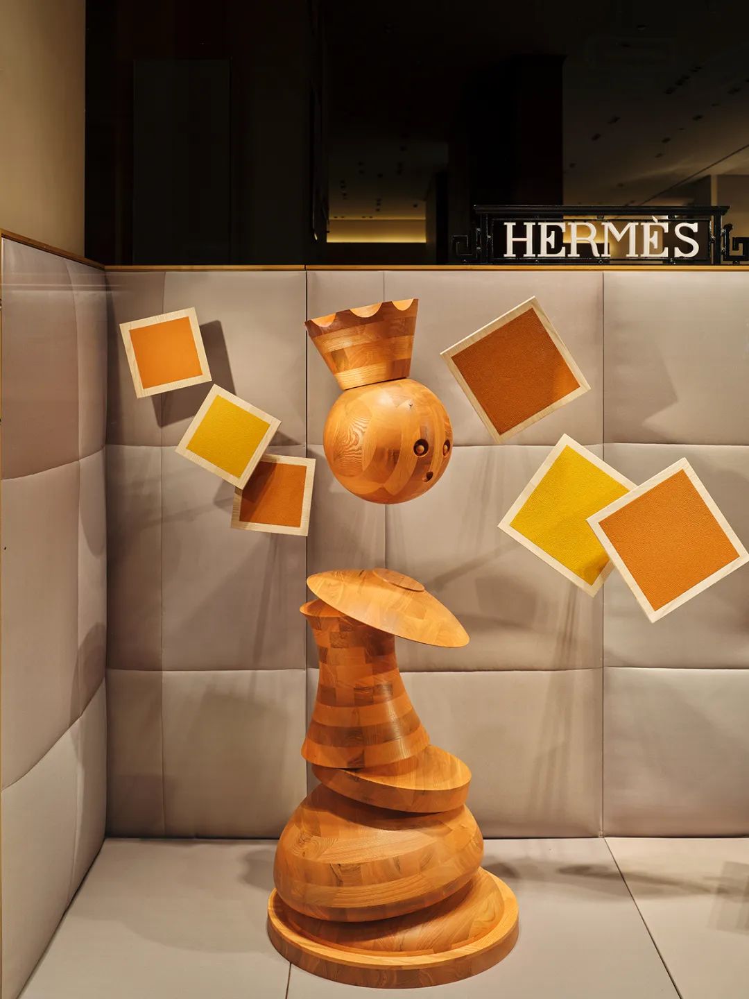 Hermès 德国 2023 年秋季橱窗展示-4