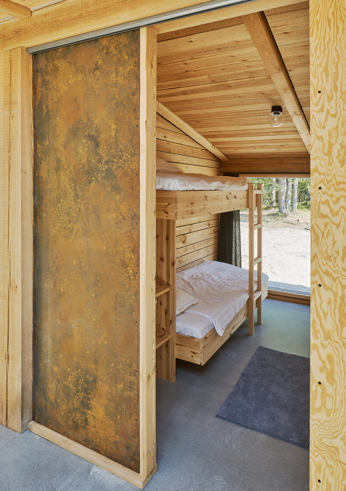 哥特兰海景度假屋 | 垂直木结构与大海的完美融合-46