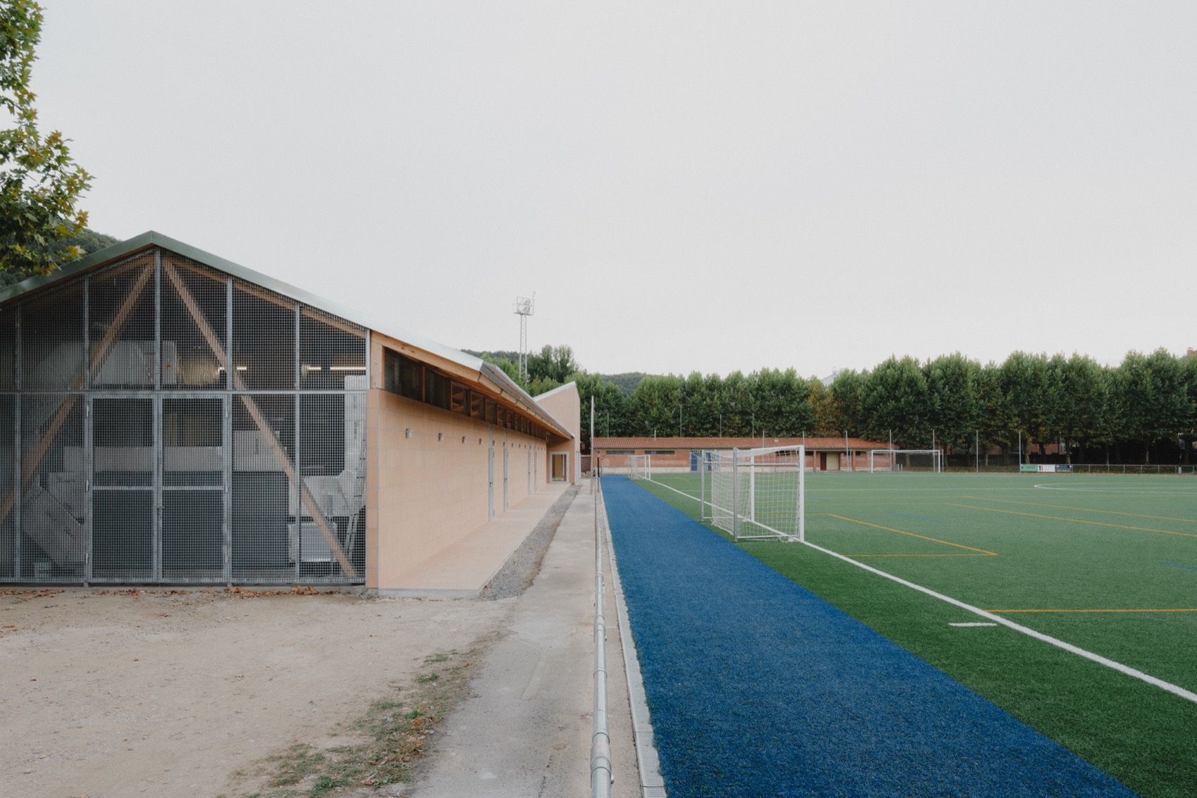 Ripoll体育中心的新更衣室及多功能空间丨西班牙丨MH.AP,Sergi Serrat,Marina Huguet等-53