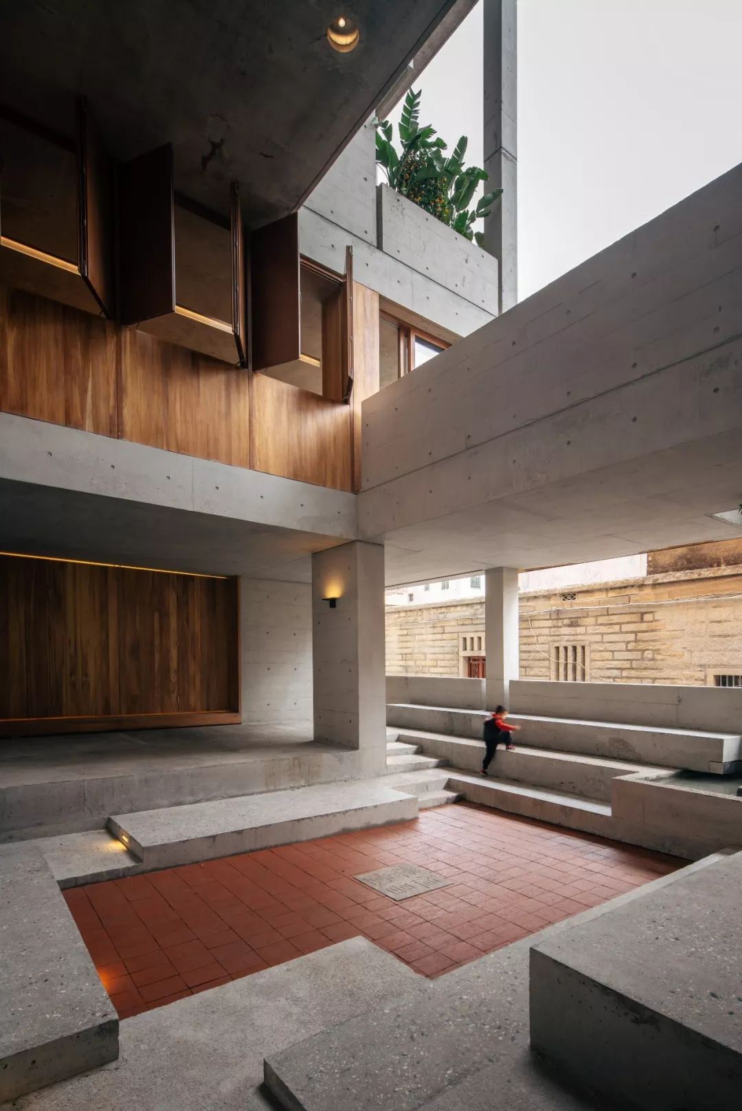 琚宾爆拆《皮囊》里的家，握手楼逆袭美宅+图书馆综合体！-51