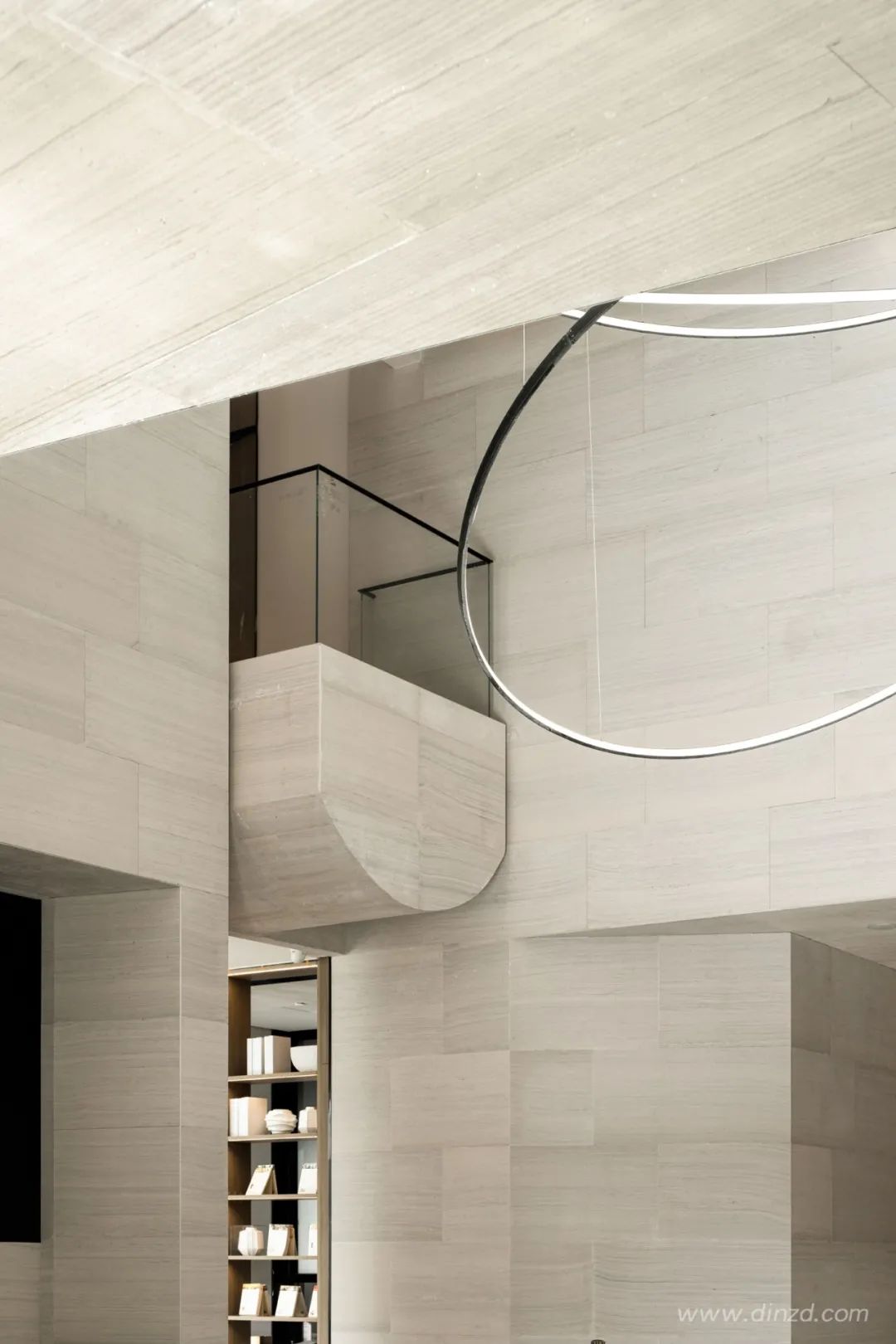 青岛 MOMA 通汇当代阅销售中心 | 现代与线条主义的艺术混搭-17