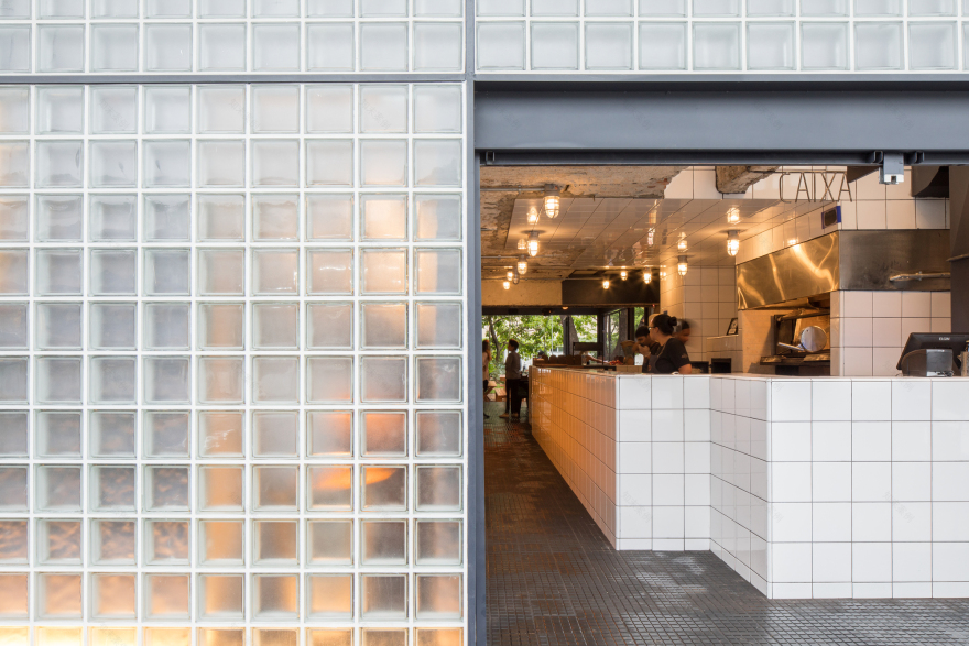 Ricco Burger Restaurant / BLOCO Arquitetos-8