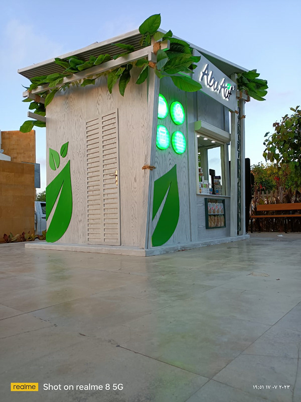 阿布在贝壳摊位上-5