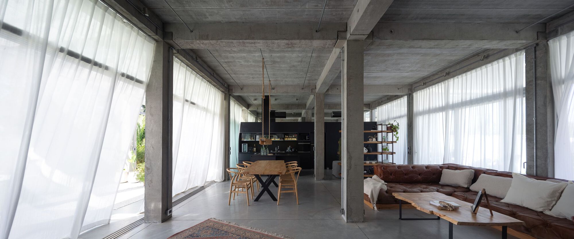 带柱的房子丨Iñaki Harosteguy-11