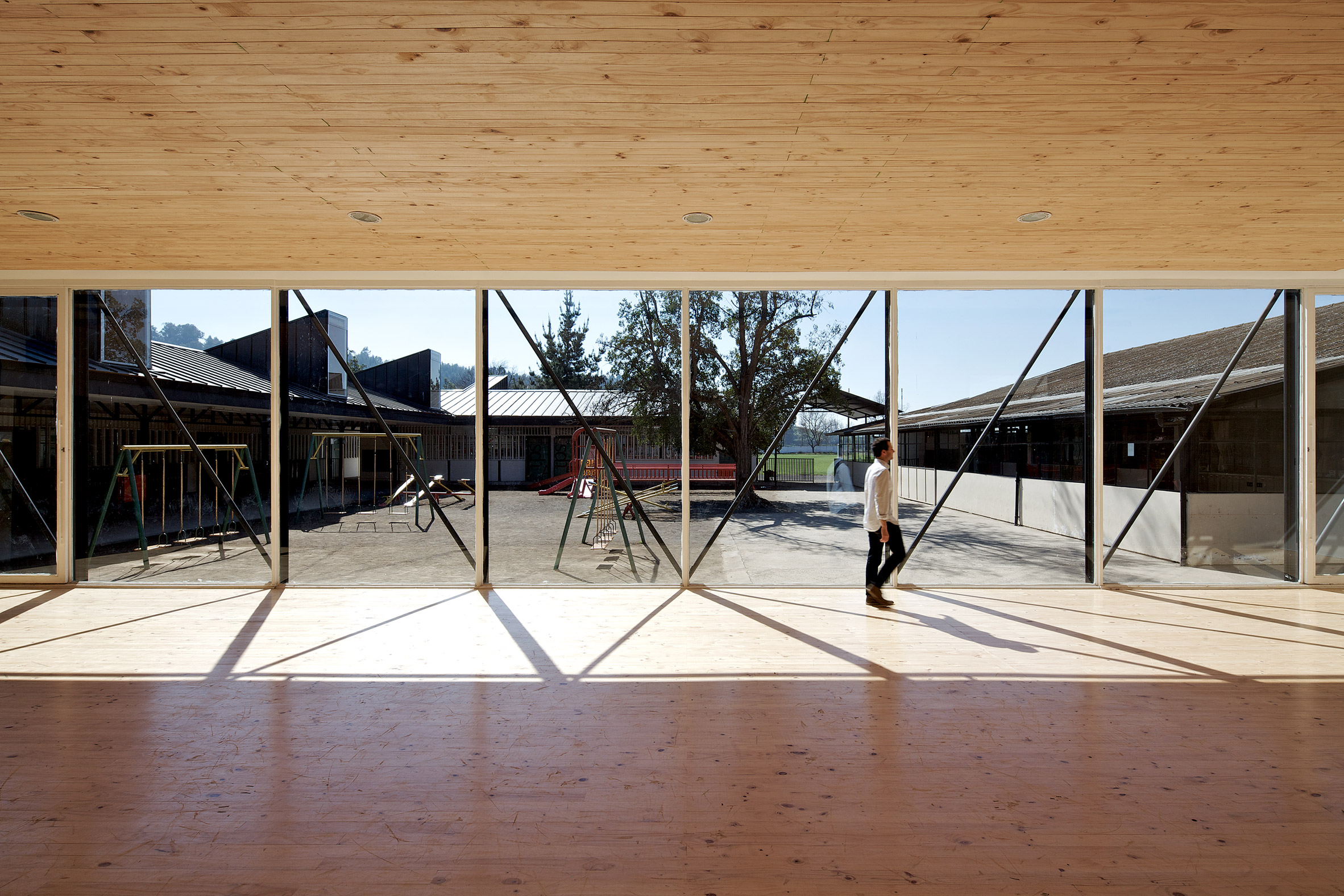 García and Soler give Chilean school a new look with light chimneys and metal cladding-18