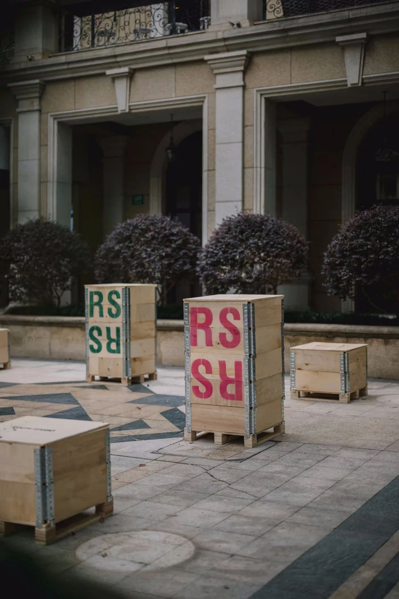 零售空间设计,赋予室内装饰以独特而新颖的视角-18