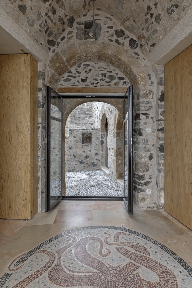 希腊 Kardamili 海滨历史建筑的现代重生丨Etsi Architects-48