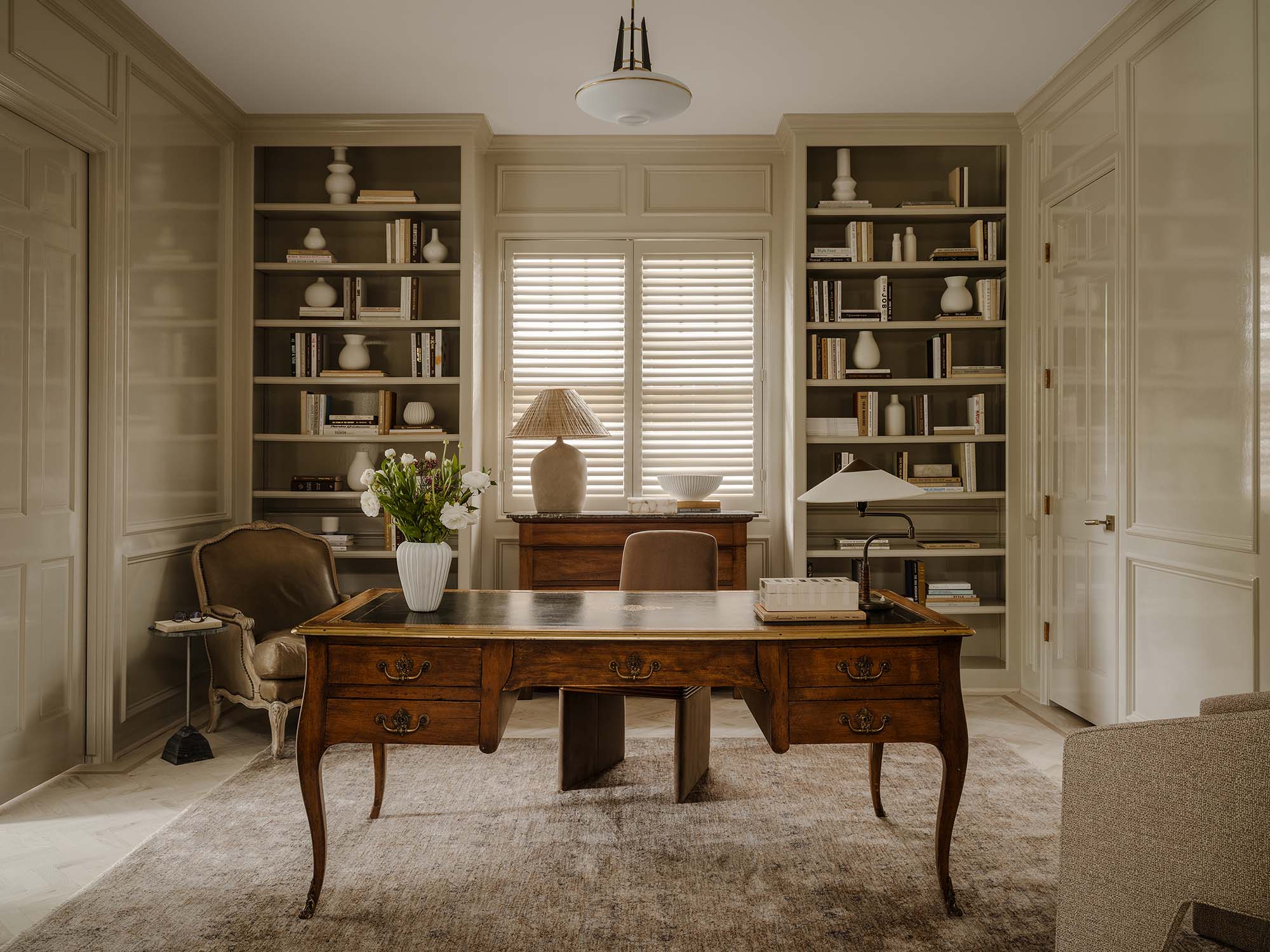 这里 Lu·e 表意不明确，难以准确理解其确切含义，无法完成整句准确翻译 丨Joshua Smith,Inc.-9