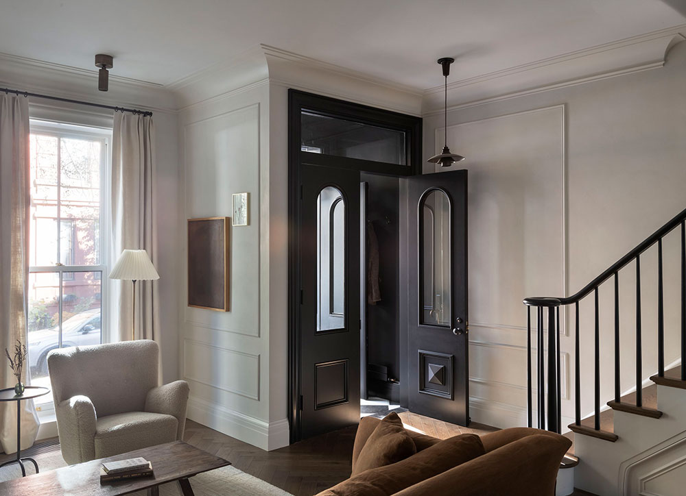 纽约西村历史悠久的褐石建筑的优雅改造-5