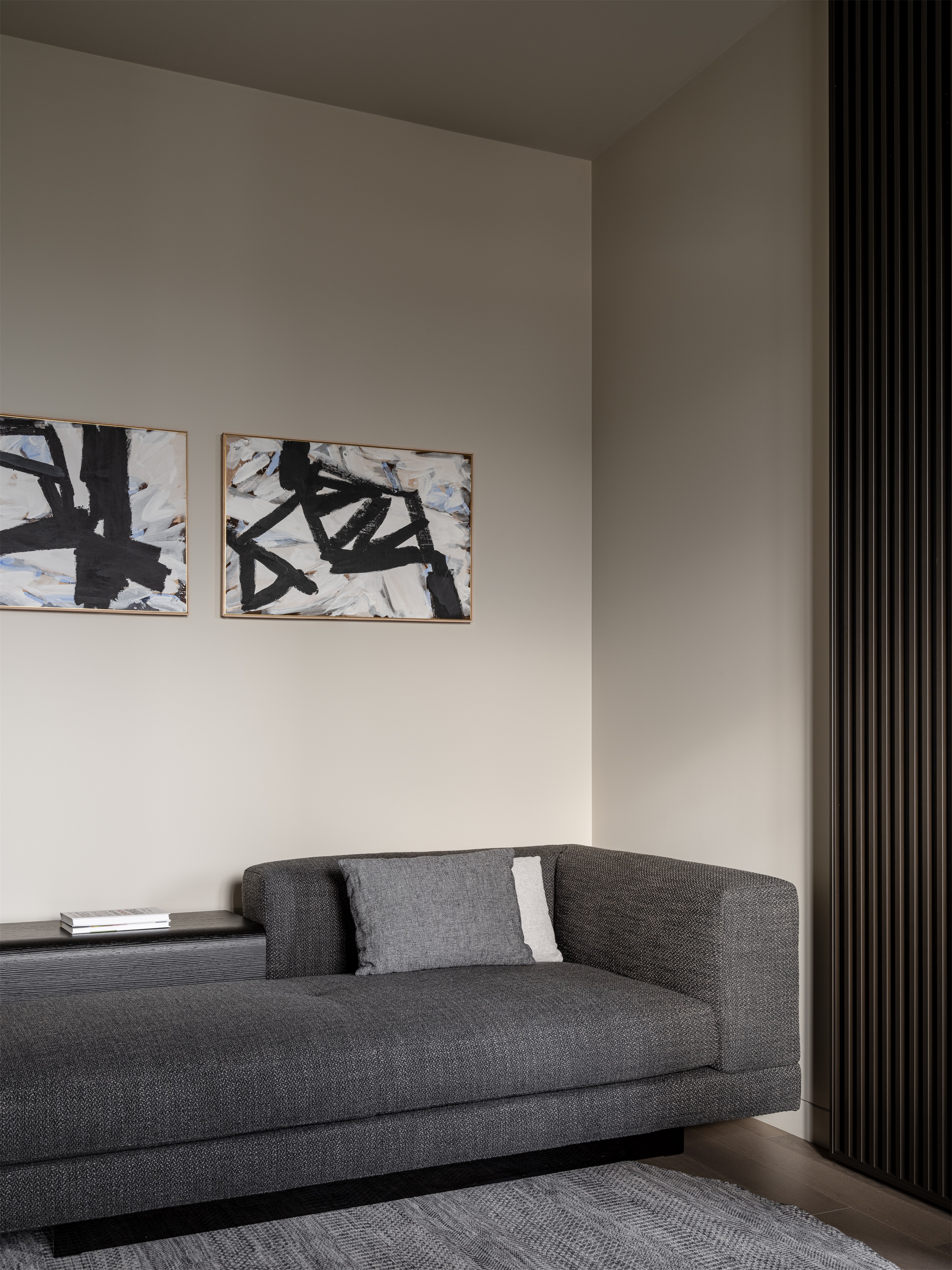 130 平方米深色现代公寓丨斯维特兰娜·李-19