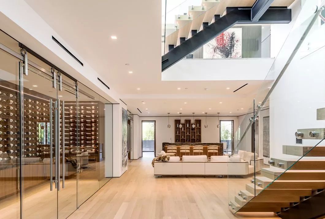 比佛利山庄奢华别墅，现代设计融入自然景观-39