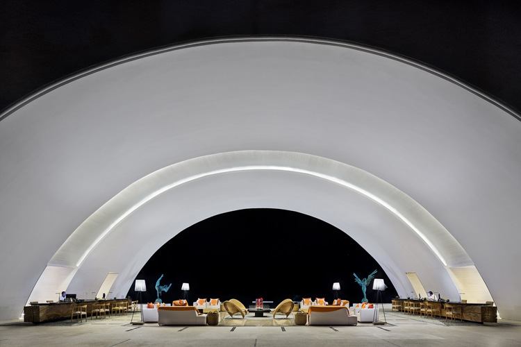 墨西哥洛斯卡沃斯海滨度假酒店——融入沙漠环境的现代建筑-5