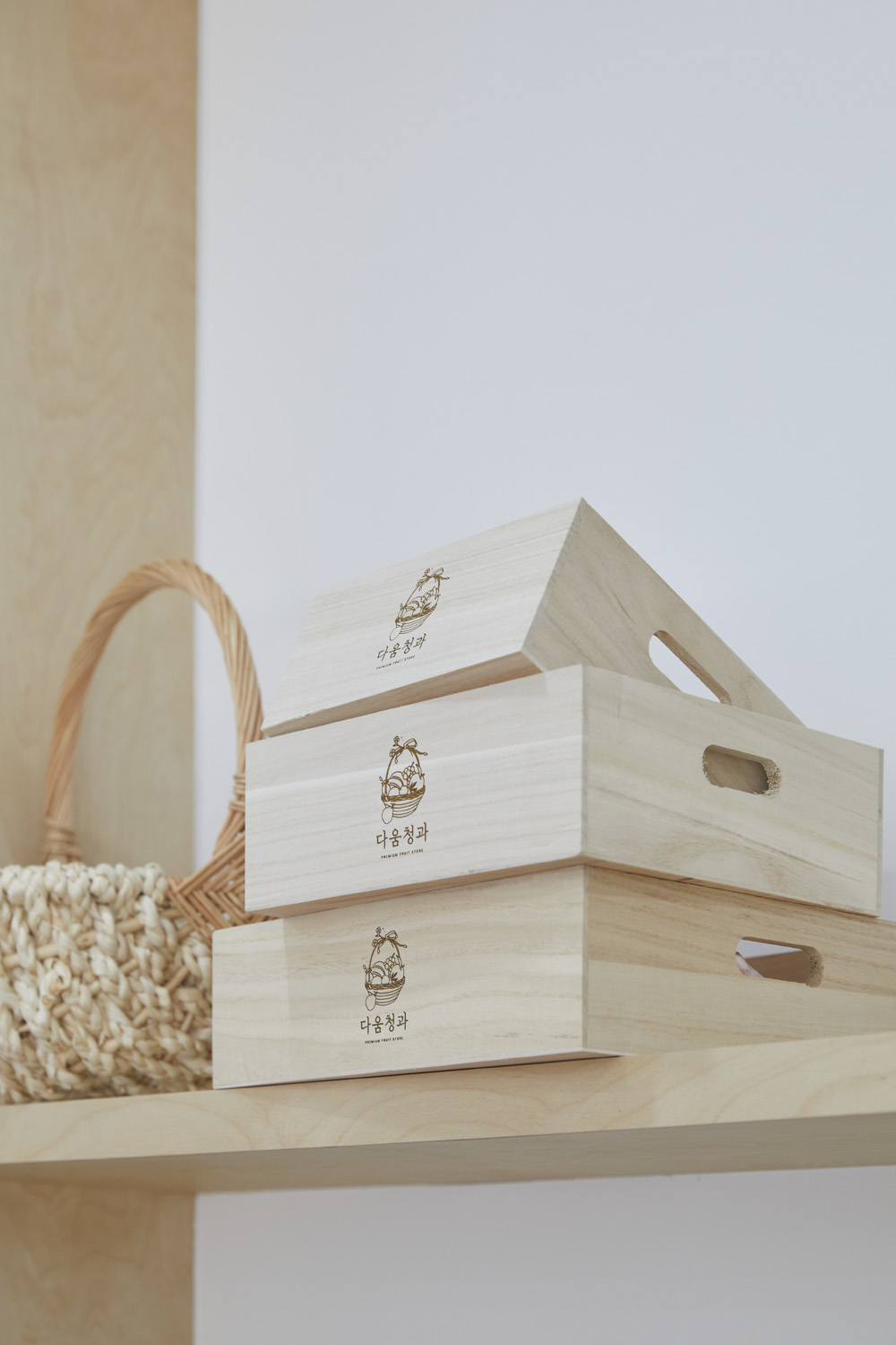 16 坪清爽果品店，展现简约设计魅力-12