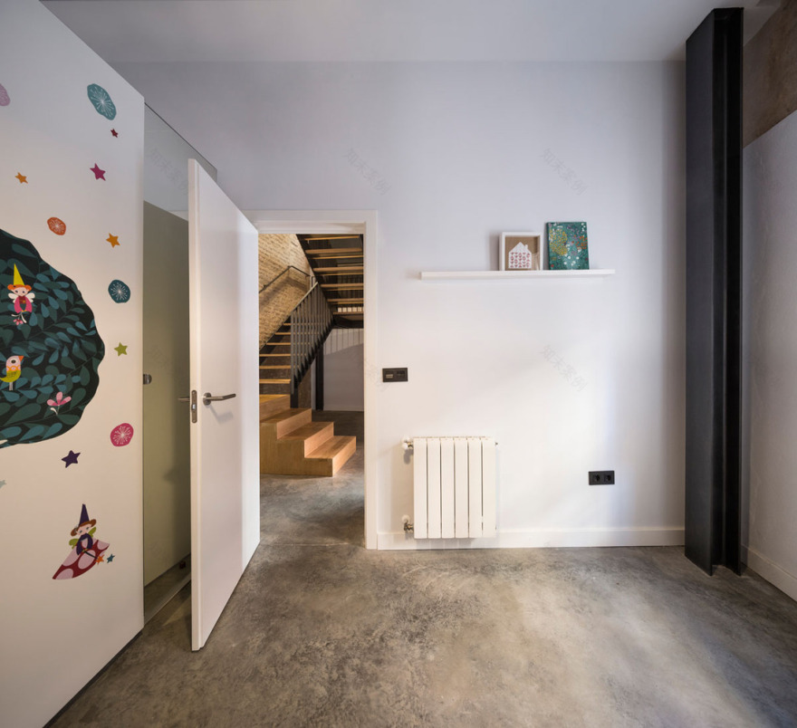 低成本创意!西班牙 Conde de Torrejon 街住宅翻新-17