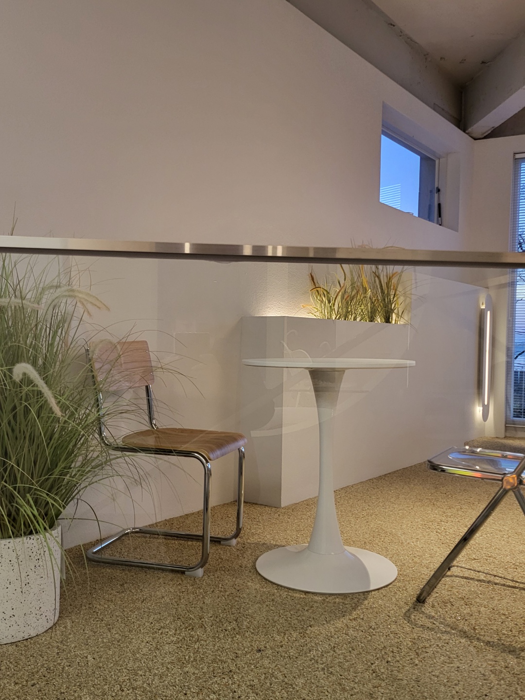 40 坪高级感十足的韩国窗源咖啡厅设计-22