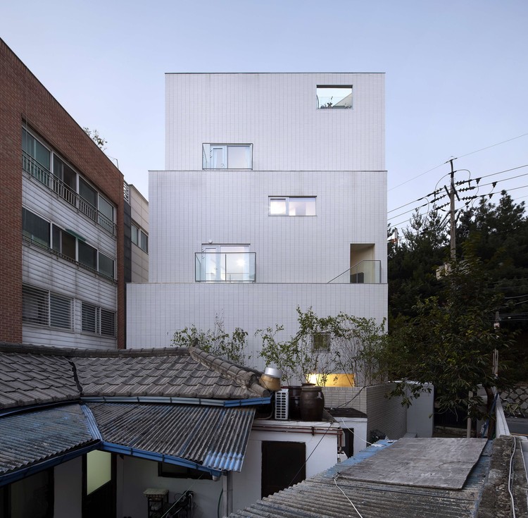 三角形的空间魔法 · 首尔延南地区建筑改造-11