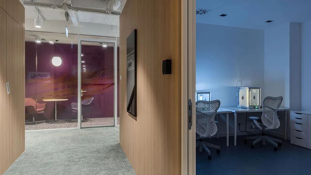 波兰 Autodesk 办公室 | 活力动感金属网演绎现代工业风-32